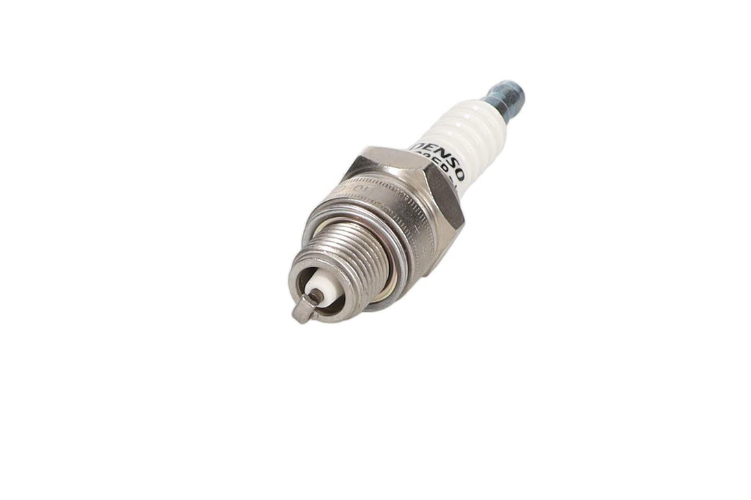 BUJIA UNIVERSAL 14MM DIAM CORTA 12.7MM ELEC SALIENTE (BP7HS) / UNIVERSAL